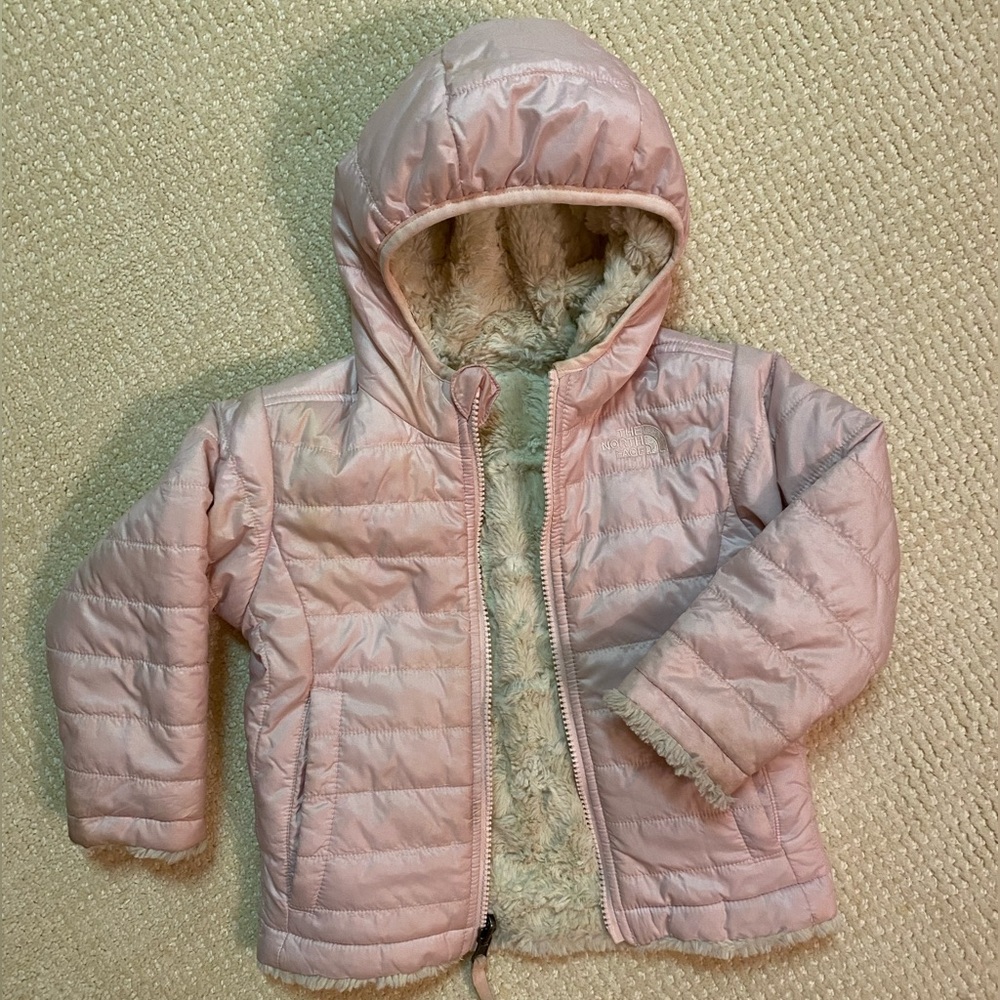 The North Face reversible jacket, guessing a 3t.
Stains/discolorations pictured!